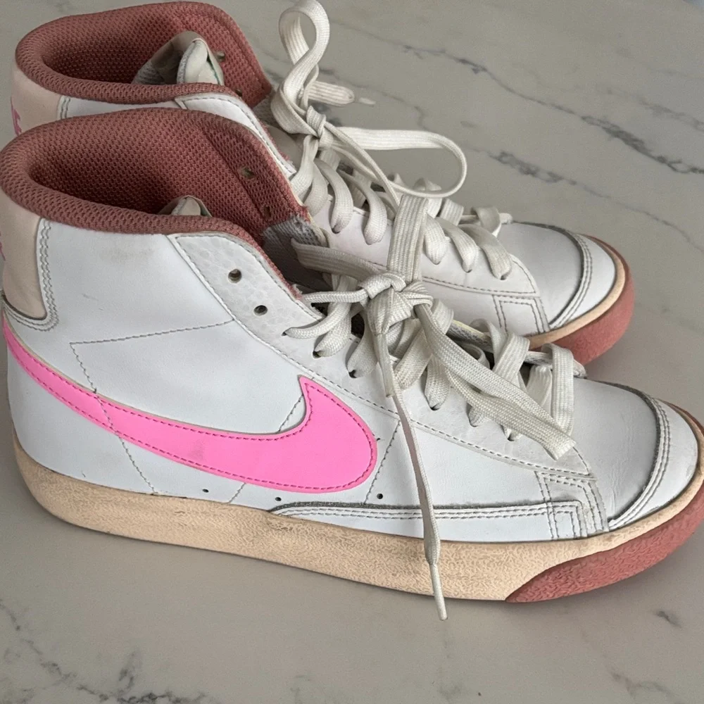 Nike White and Pink Kids Sneakers